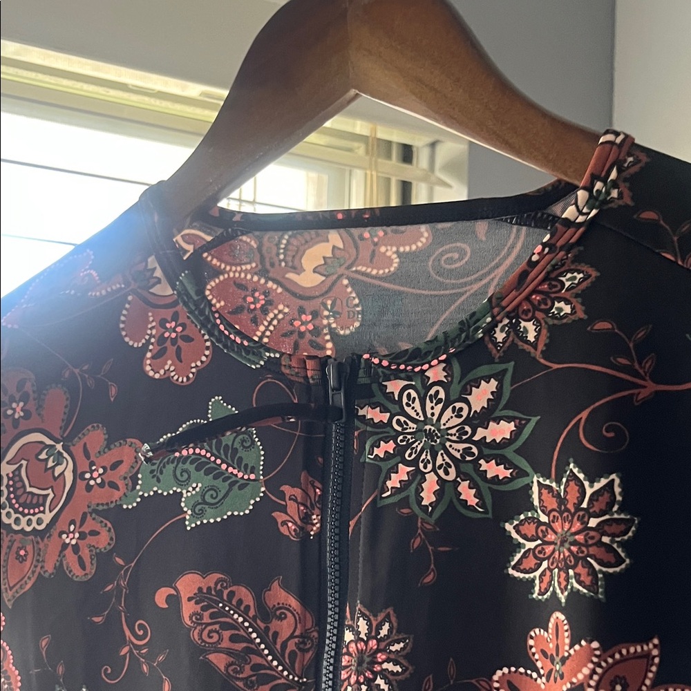Title Nine Floral Zip-Front Women’s Top — Black with Pink & Green Accents